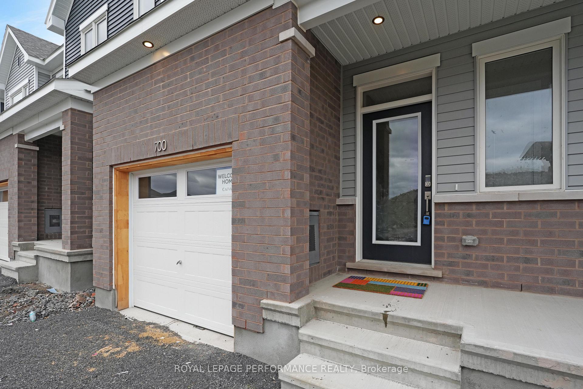 Photo 2 of 700 Expansion Road, Ottawa, Barrhaven - Half Moon Bay — HOMEH