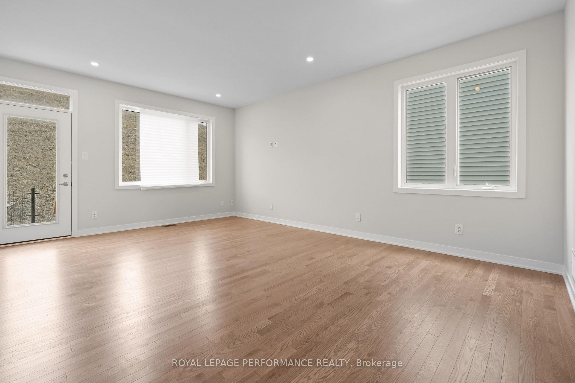 Photo 6 of 700 Expansion Road, Ottawa, Barrhaven - Half Moon Bay — HOMEH