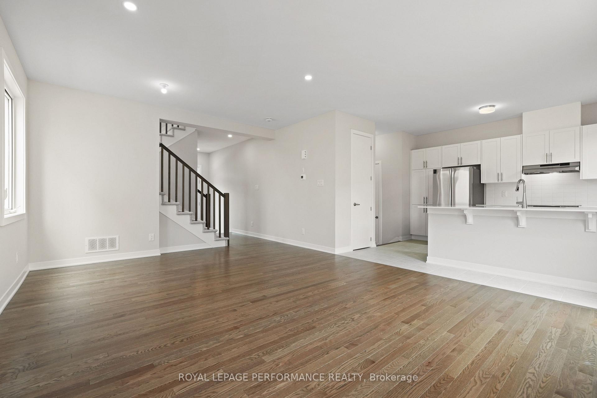 Photo 8 of 700 Expansion Road, Ottawa, Barrhaven - Half Moon Bay — HOMEH