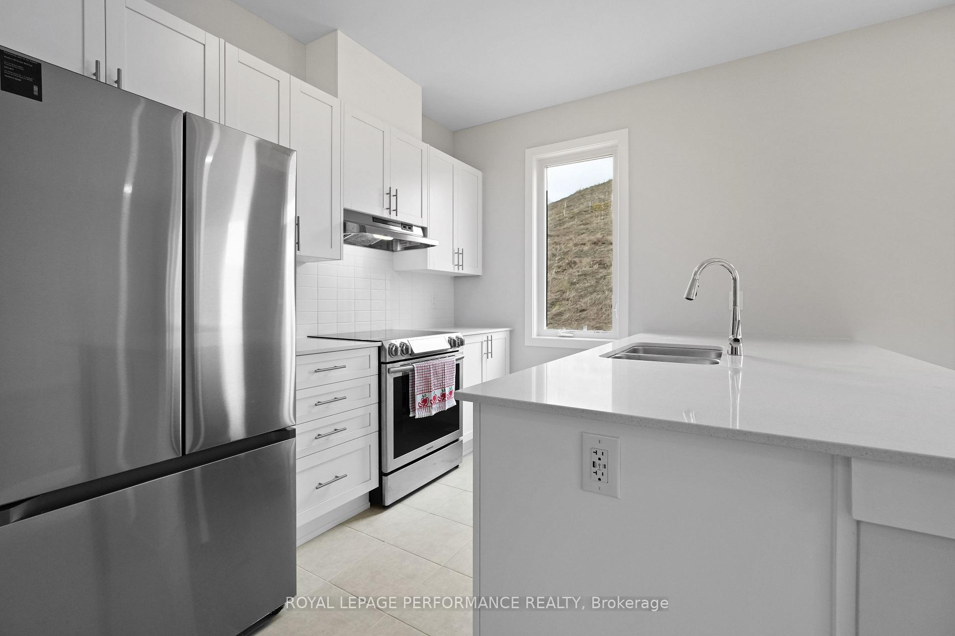 Photo 10 of 700 Expansion Road, Ottawa, Barrhaven - Half Moon Bay — HOMEH