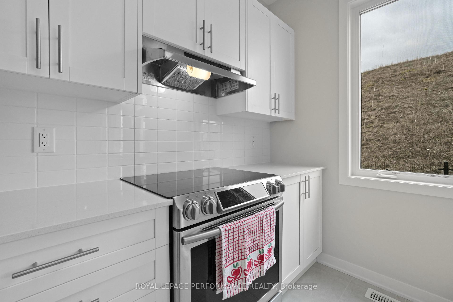 Photo 12 of 700 Expansion Road, Ottawa, Barrhaven - Half Moon Bay — HOMEH