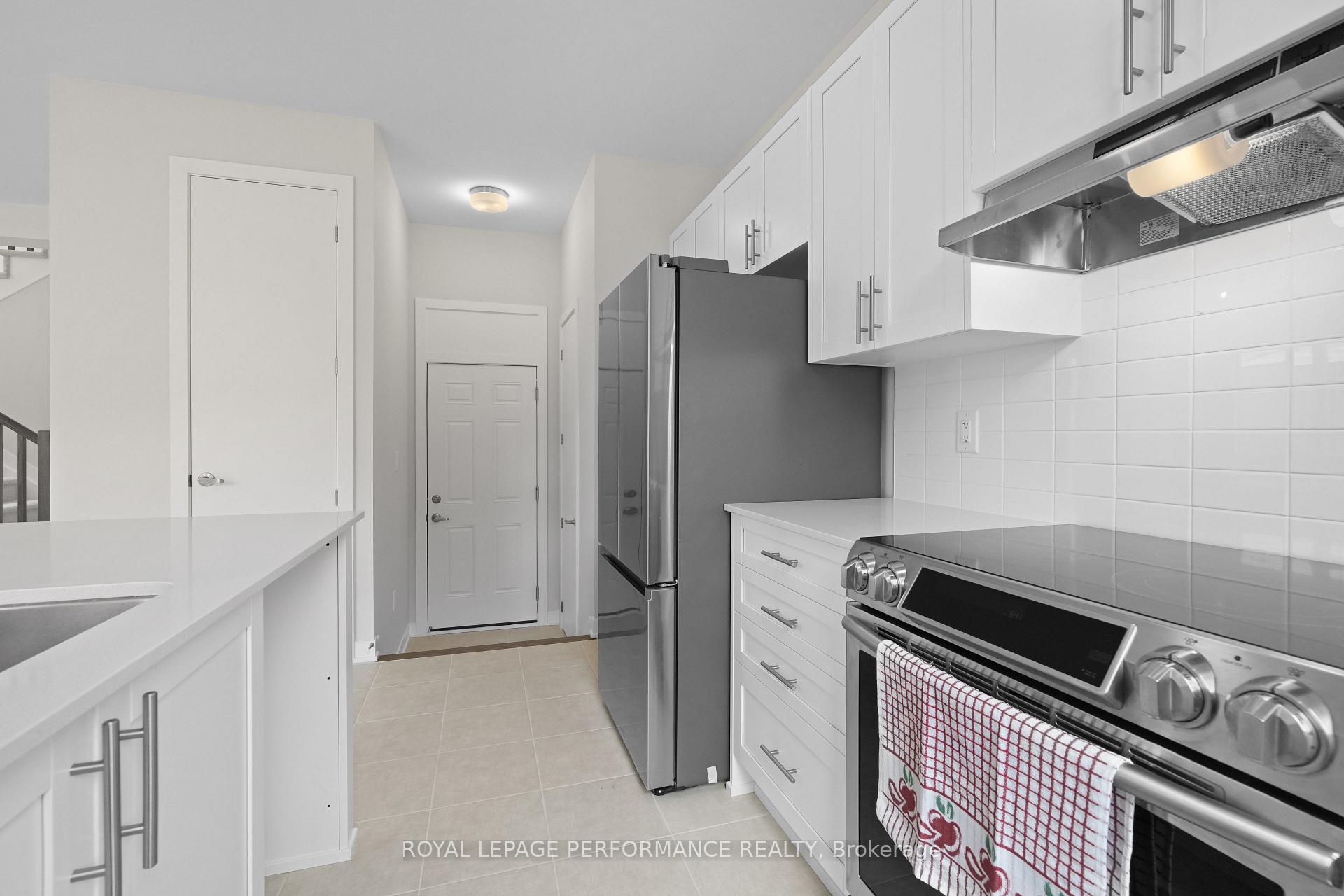 Photo 13 of 700 Expansion Road, Ottawa, Barrhaven - Half Moon Bay — HOMEH