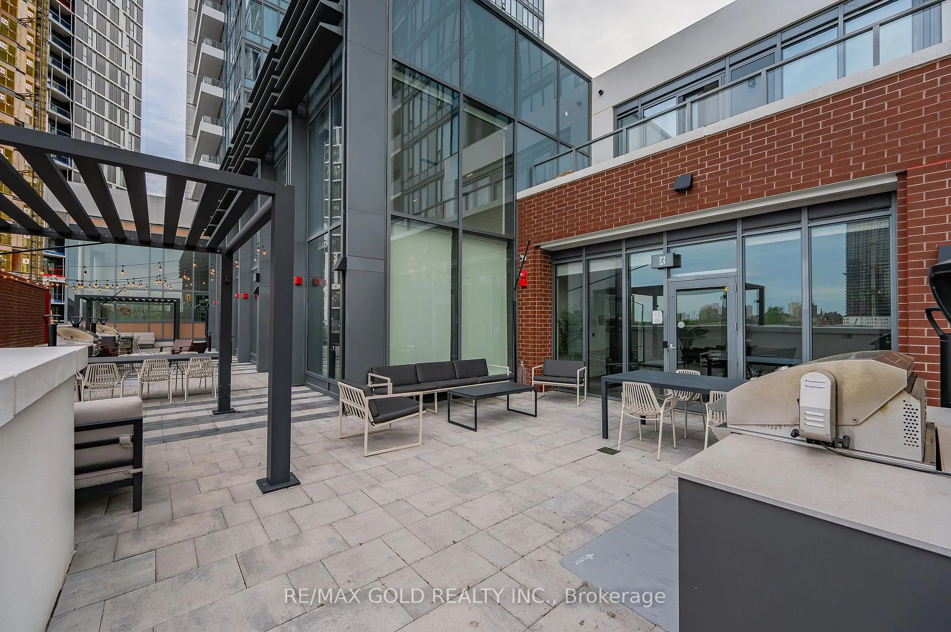 Photo 39 of Unit 907, 25 Wellington Street S, Kitchener — HOMEH