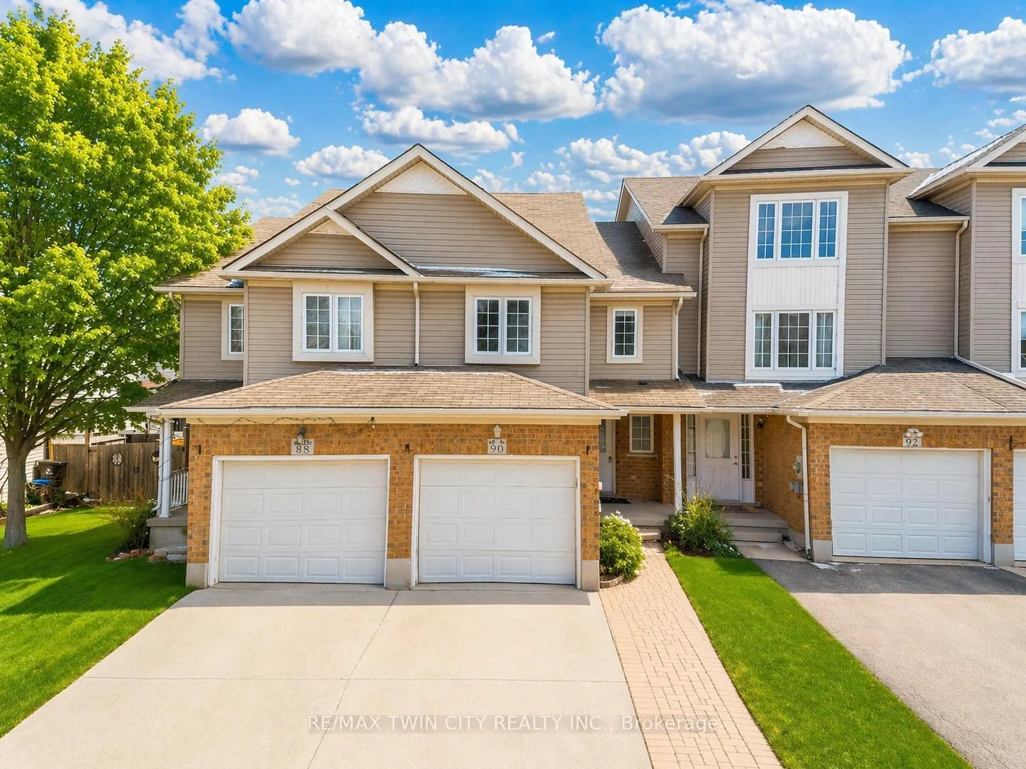Photo 1 of 90 Donnenwerth Drive, Kitchener — HOMEH