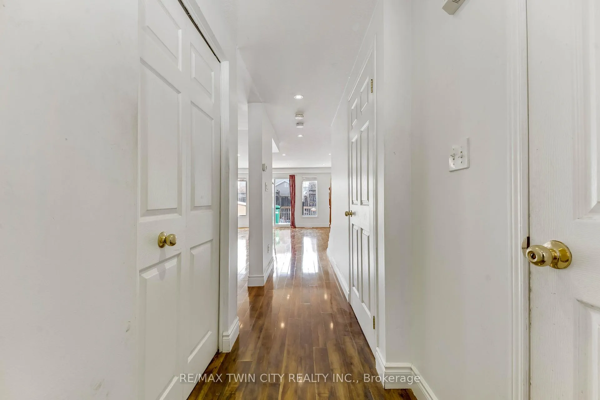 Photo 3 of 90 Donnenwerth Drive, Kitchener — HOMEH
