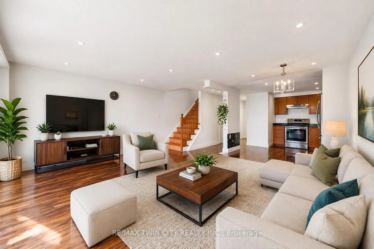 Photo 6 of 90 Donnenwerth Drive, Kitchener — HOMEH