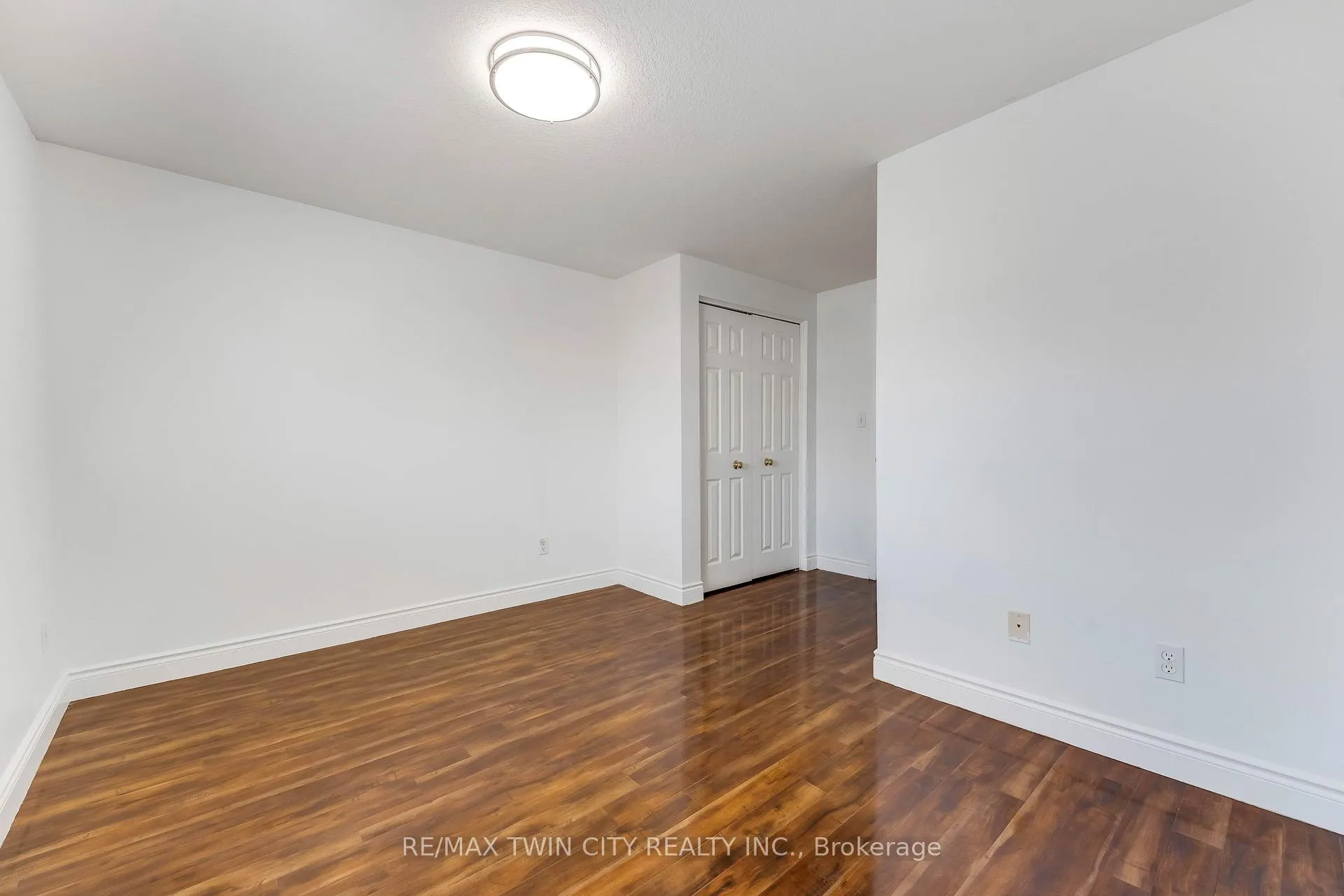 Photo 17 of 90 Donnenwerth Drive, Kitchener — HOMEH