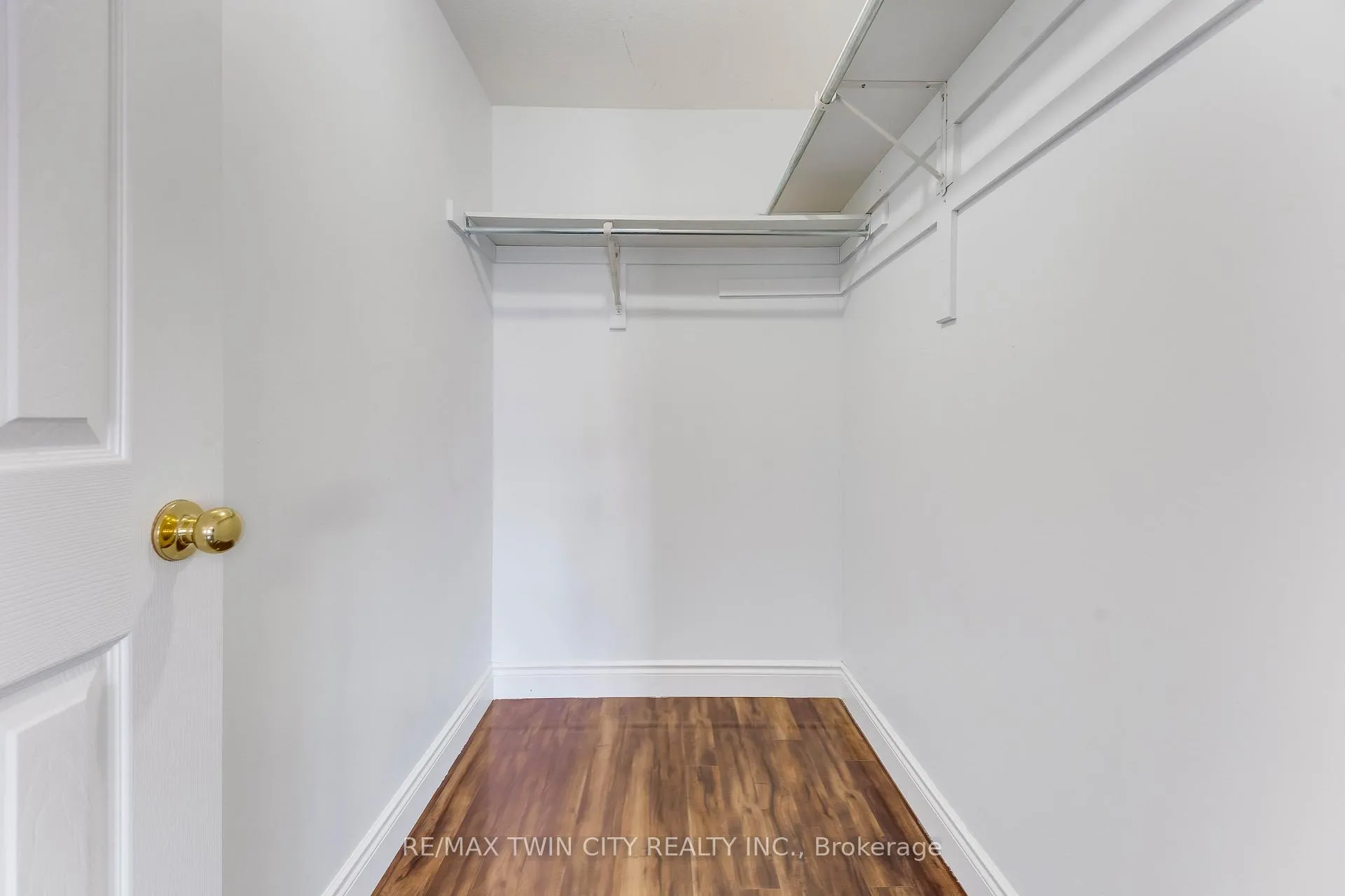 Photo 22 of 90 Donnenwerth Drive, Kitchener — HOMEH