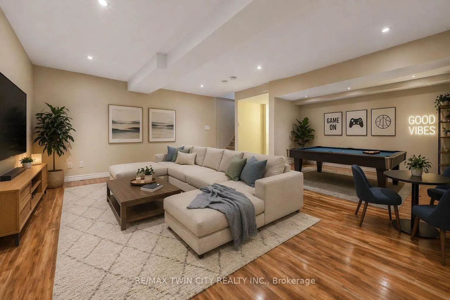 Photo 24 of 90 Donnenwerth Drive, Kitchener — HOMEH