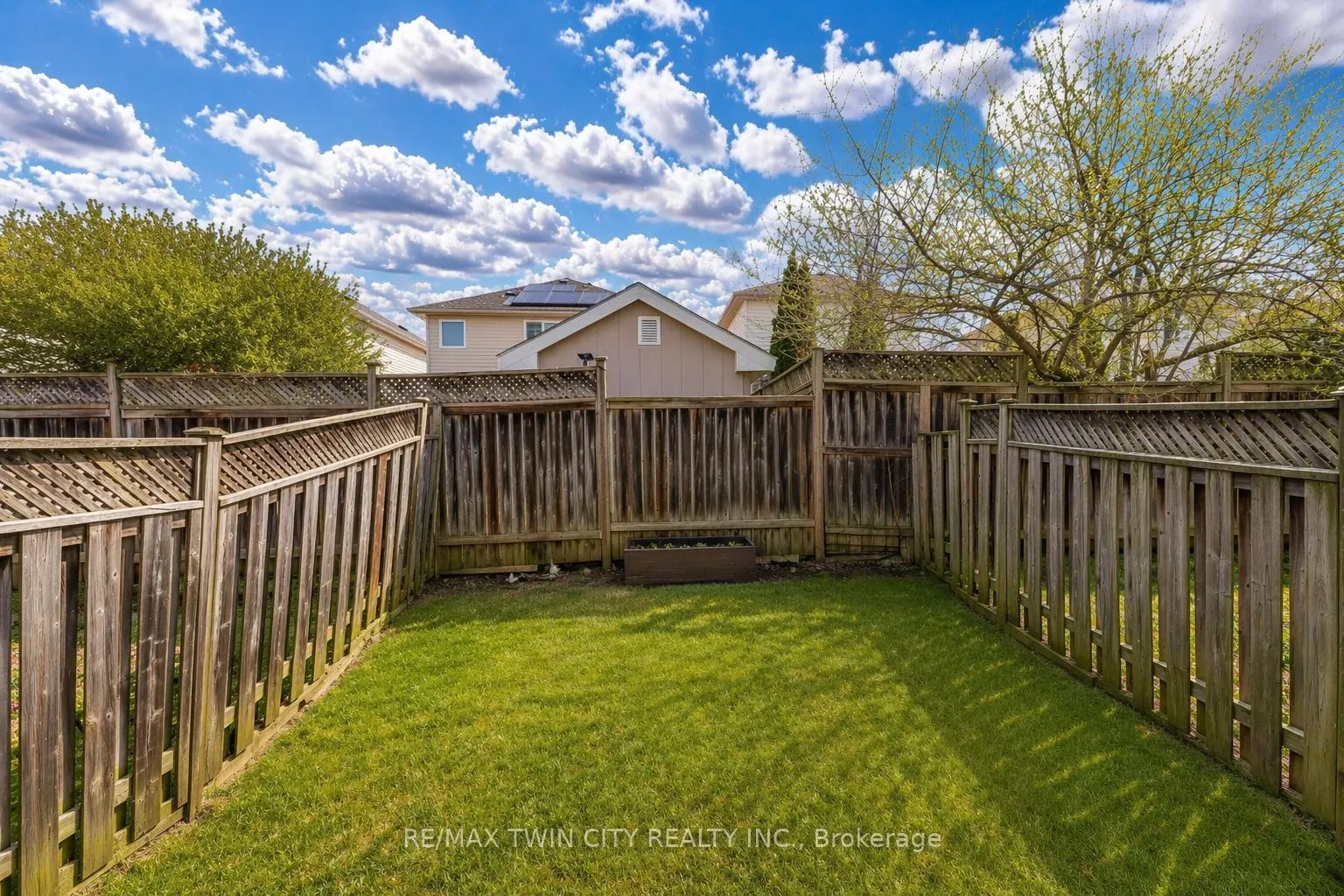 Photo 33 of 90 Donnenwerth Drive, Kitchener — HOMEH
