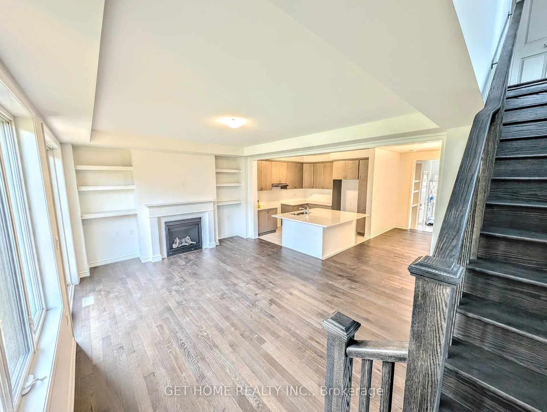 Photo 3 of 352 Madelaine Drive, Barrie, Painswick South — HOMEH