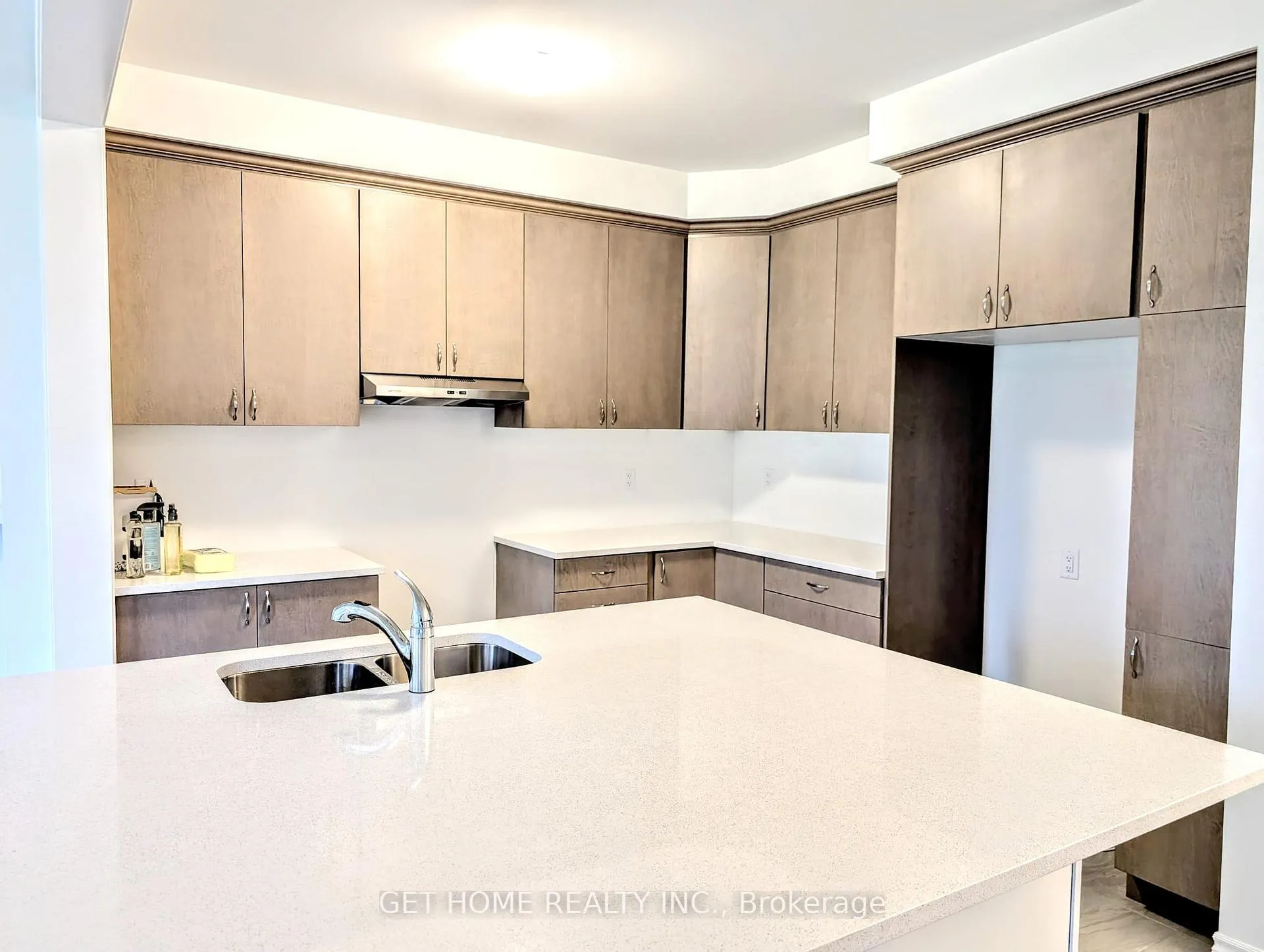 Photo 6 of 352 Madelaine Drive, Barrie, Painswick South — HOMEH