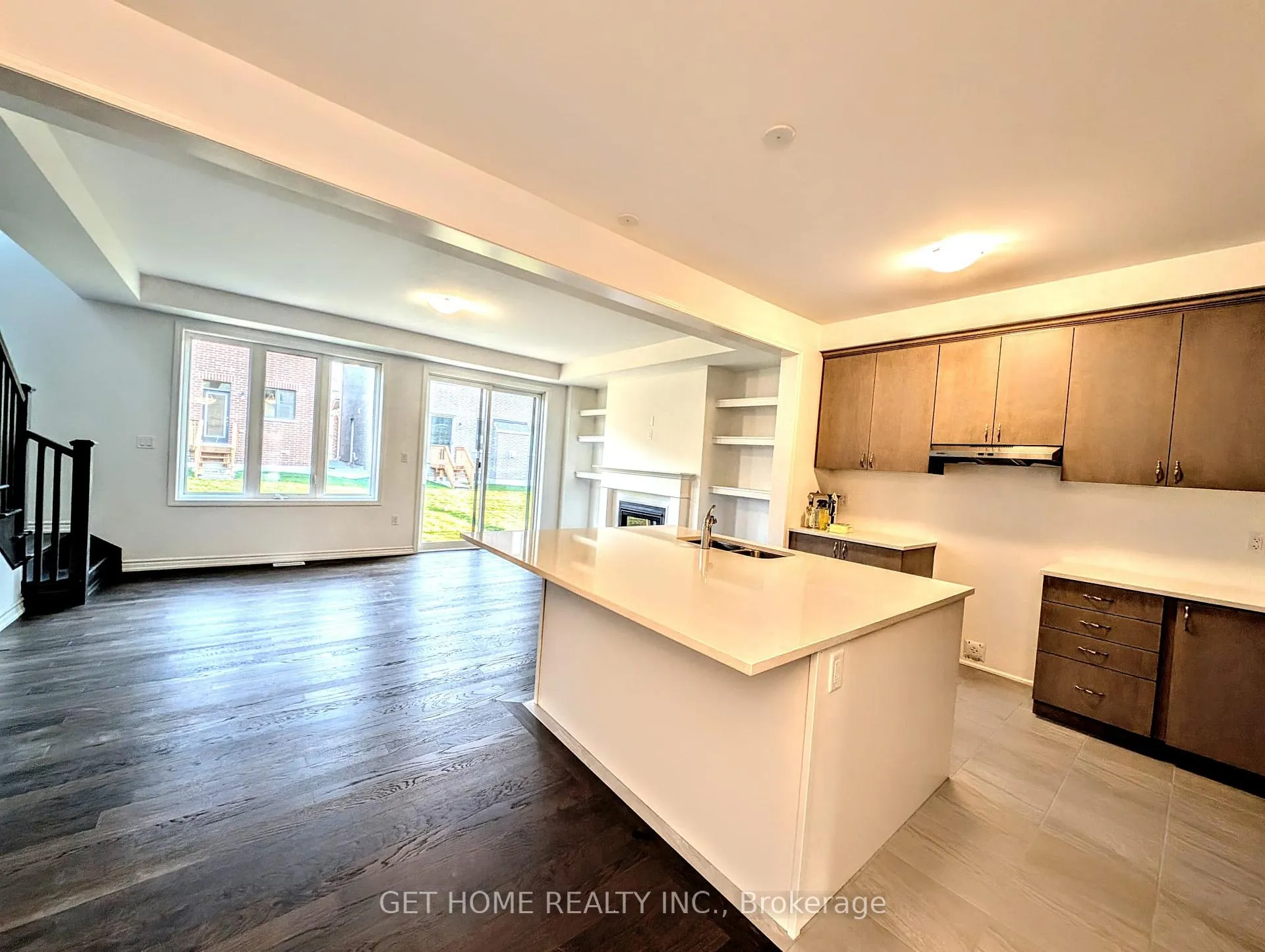 Photo 7 of 352 Madelaine Drive, Barrie, Painswick South — HOMEH
