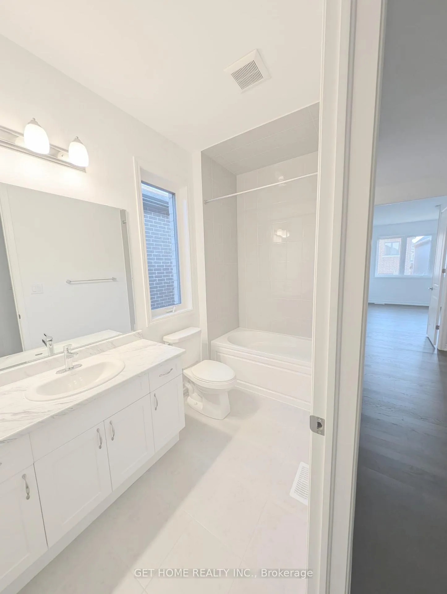 Photo 14 of 352 Madelaine Drive, Barrie, Painswick South — HOMEH