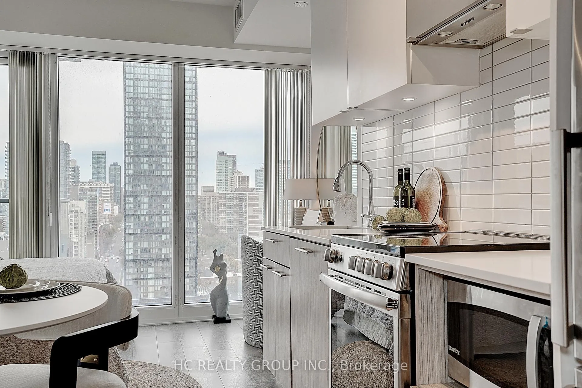 Photo 11 of Unit 2211, 251 Jarvis Street, Toronto, Church-Yonge Corridor — HOMEH