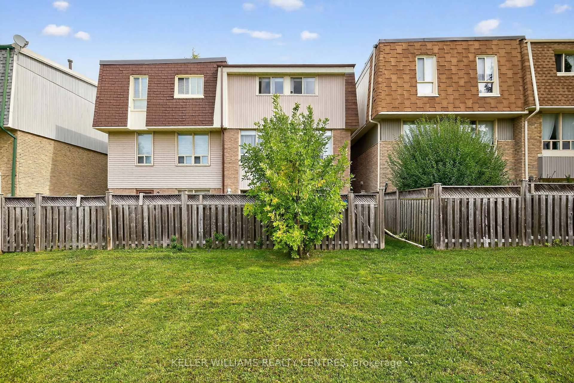 Photo 5 of 100 Poplar Crescent, Aurora, Aurora Highlands — HOMEH