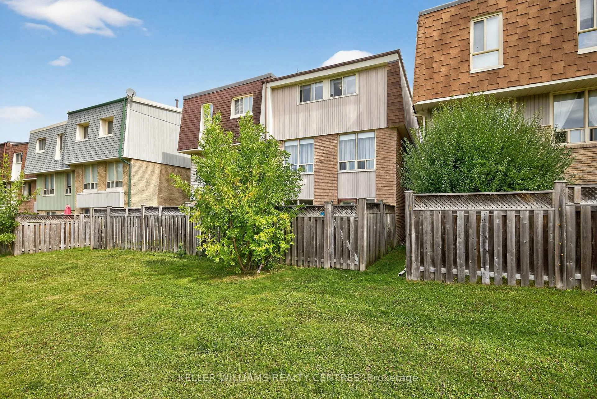 Photo 6 of 100 Poplar Crescent, Aurora, Aurora Highlands — HOMEH