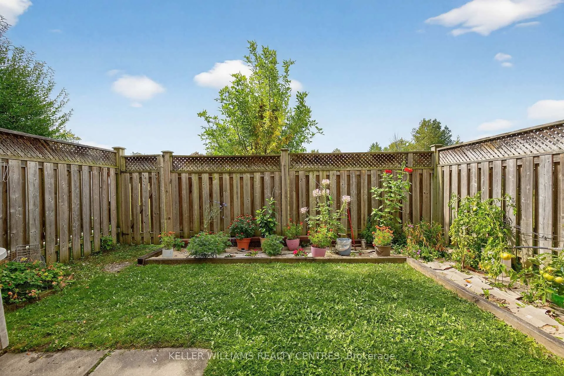 Photo 8 of 100 Poplar Crescent, Aurora, Aurora Highlands — HOMEH