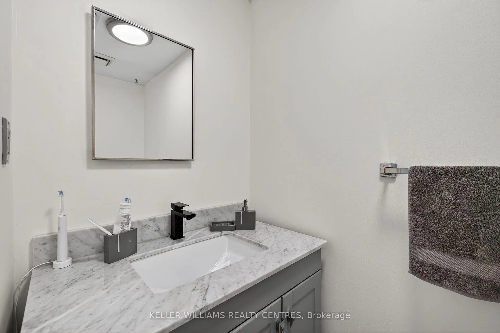 Photo 16 of 100 Poplar Crescent, Aurora, Aurora Highlands — HOMEH