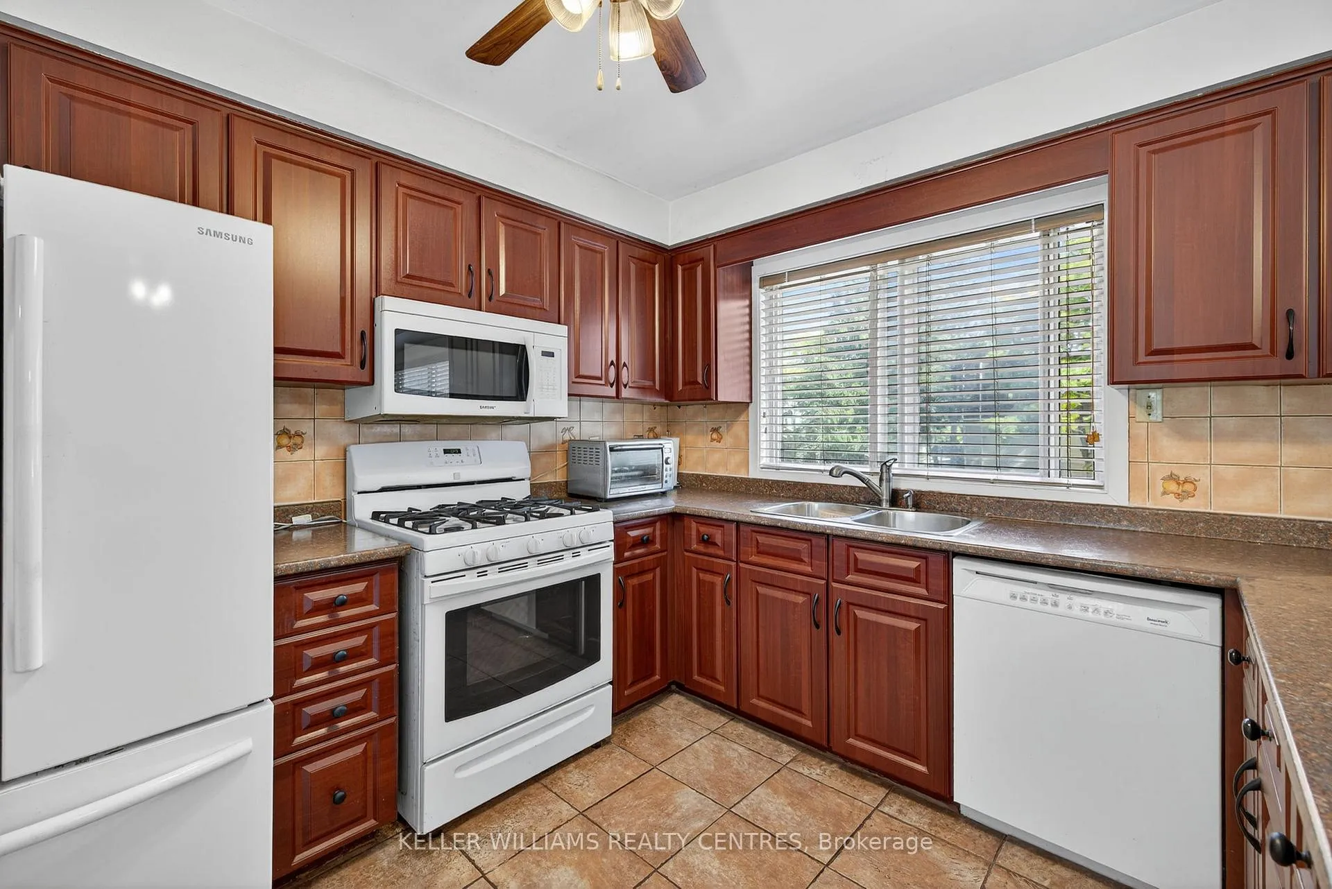 Photo 26 of 100 Poplar Crescent, Aurora, Aurora Highlands — HOMEH