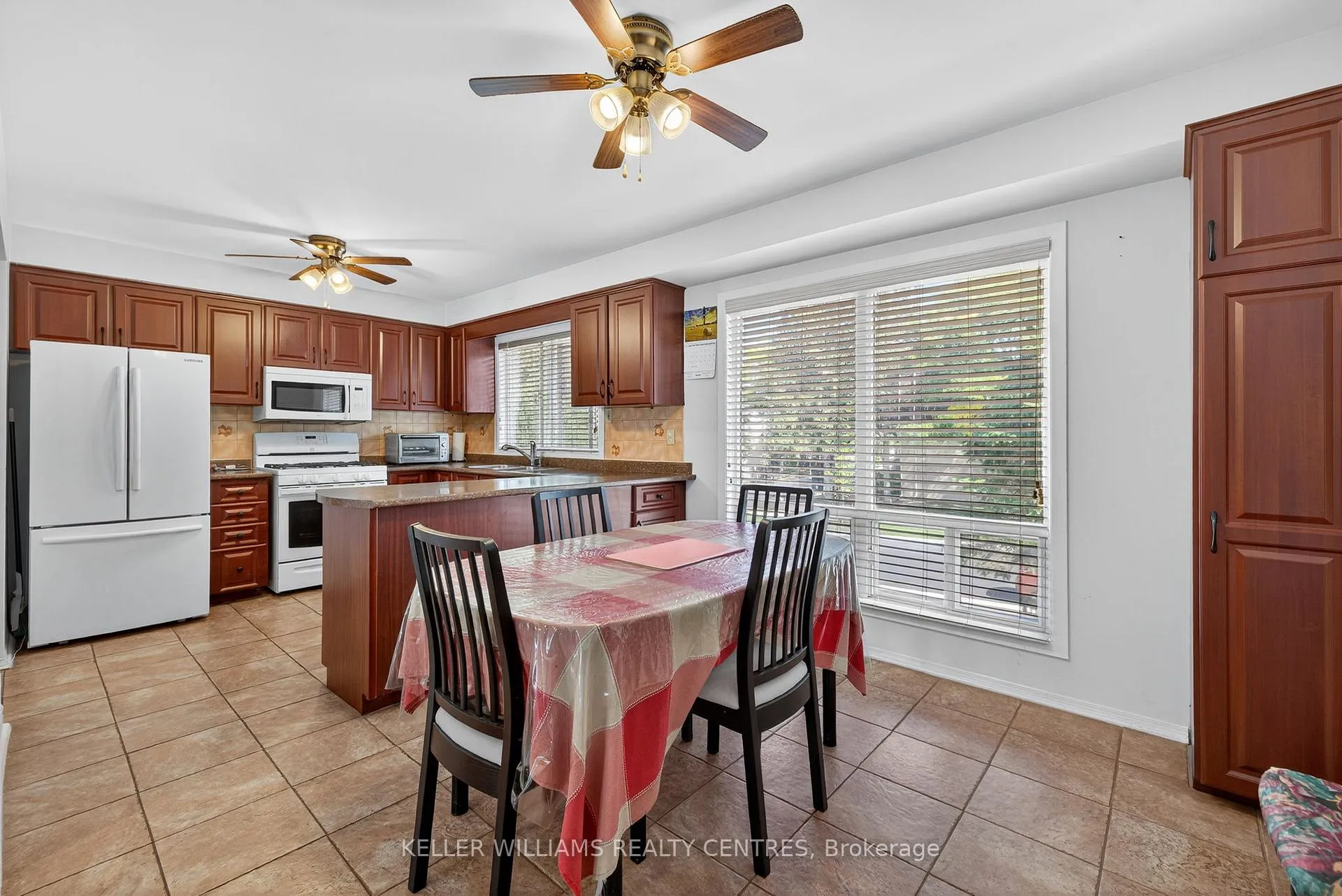 Photo 31 of 100 Poplar Crescent, Aurora, Aurora Highlands — HOMEH