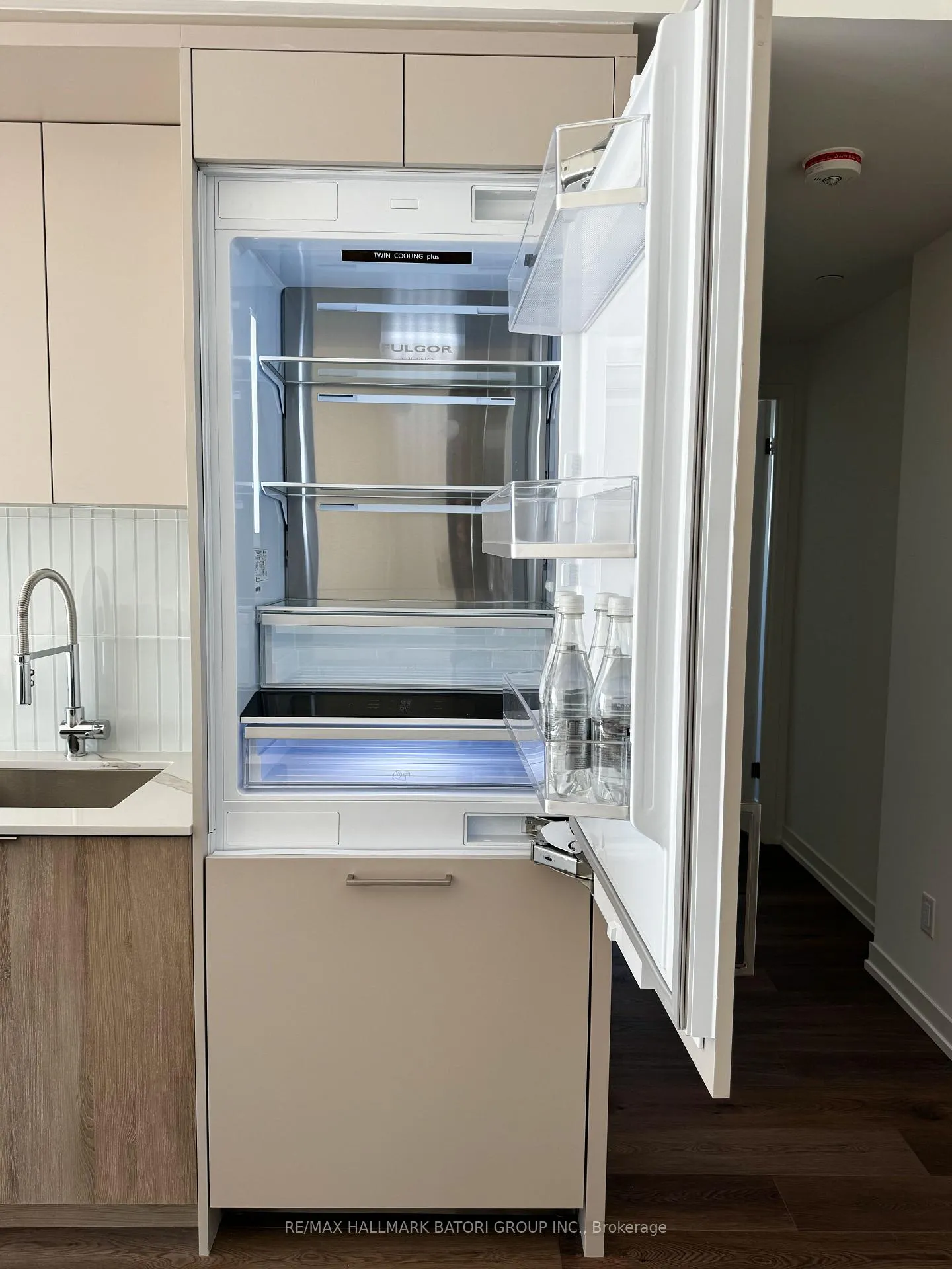 Photo 4 of Unit 608, 863 St. Clair Avenue W, Toronto, Wychwood — HOMEH