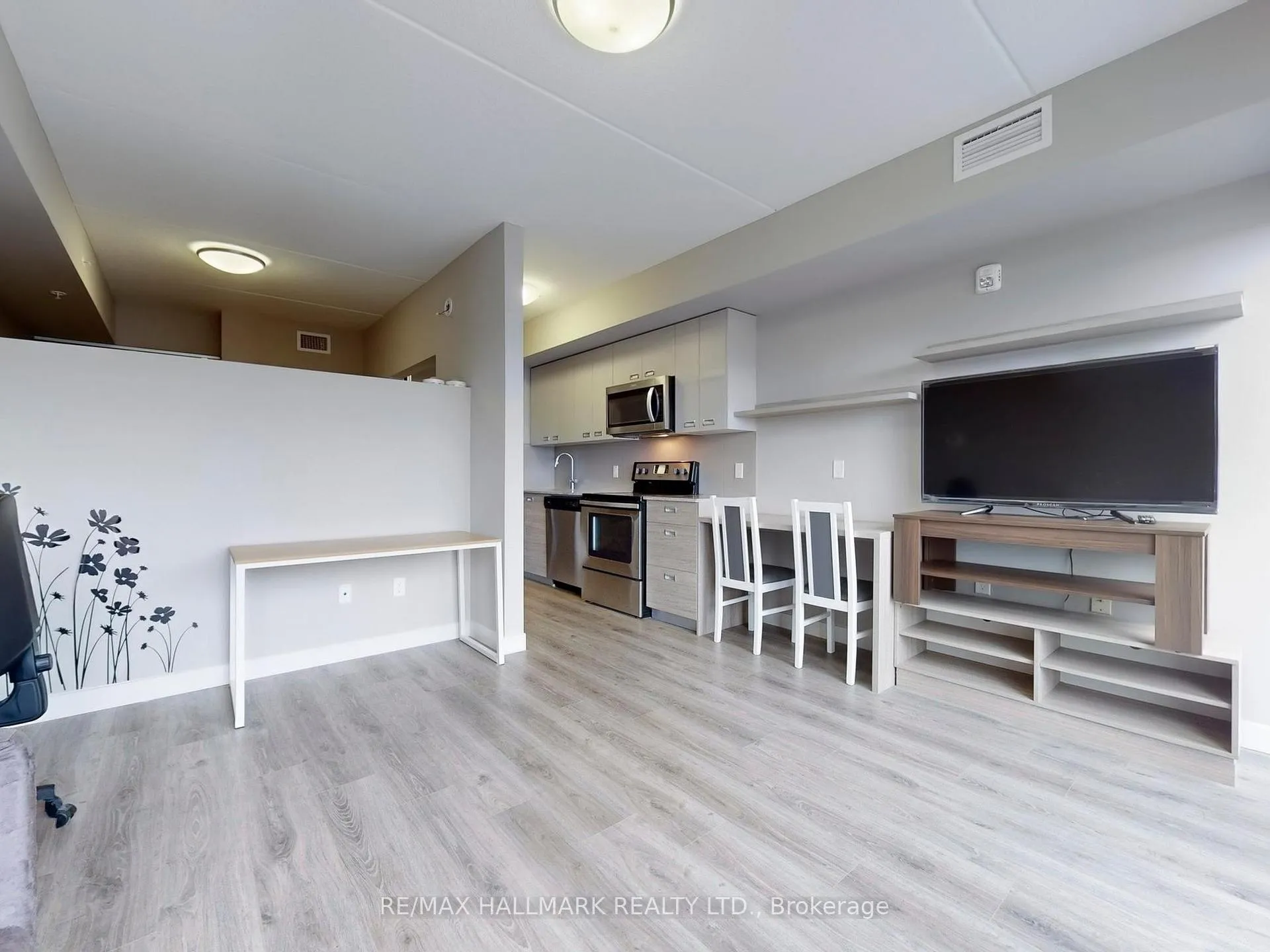 Photo 10 of Unit 430, 308 Lester Street, Waterloo — HOMEH