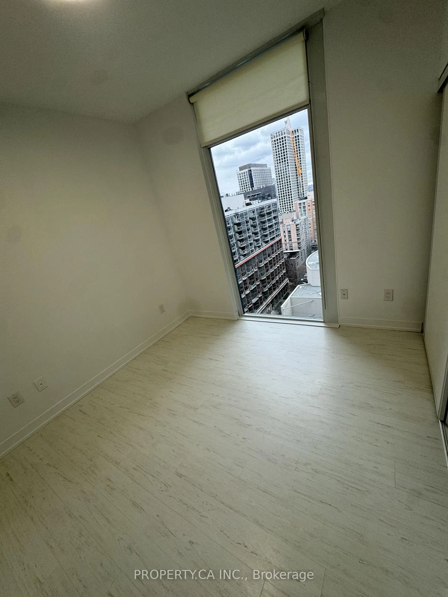 Photo 5 of Unit 1513, 105 George Street, Toronto, Moss Park — HOMEH