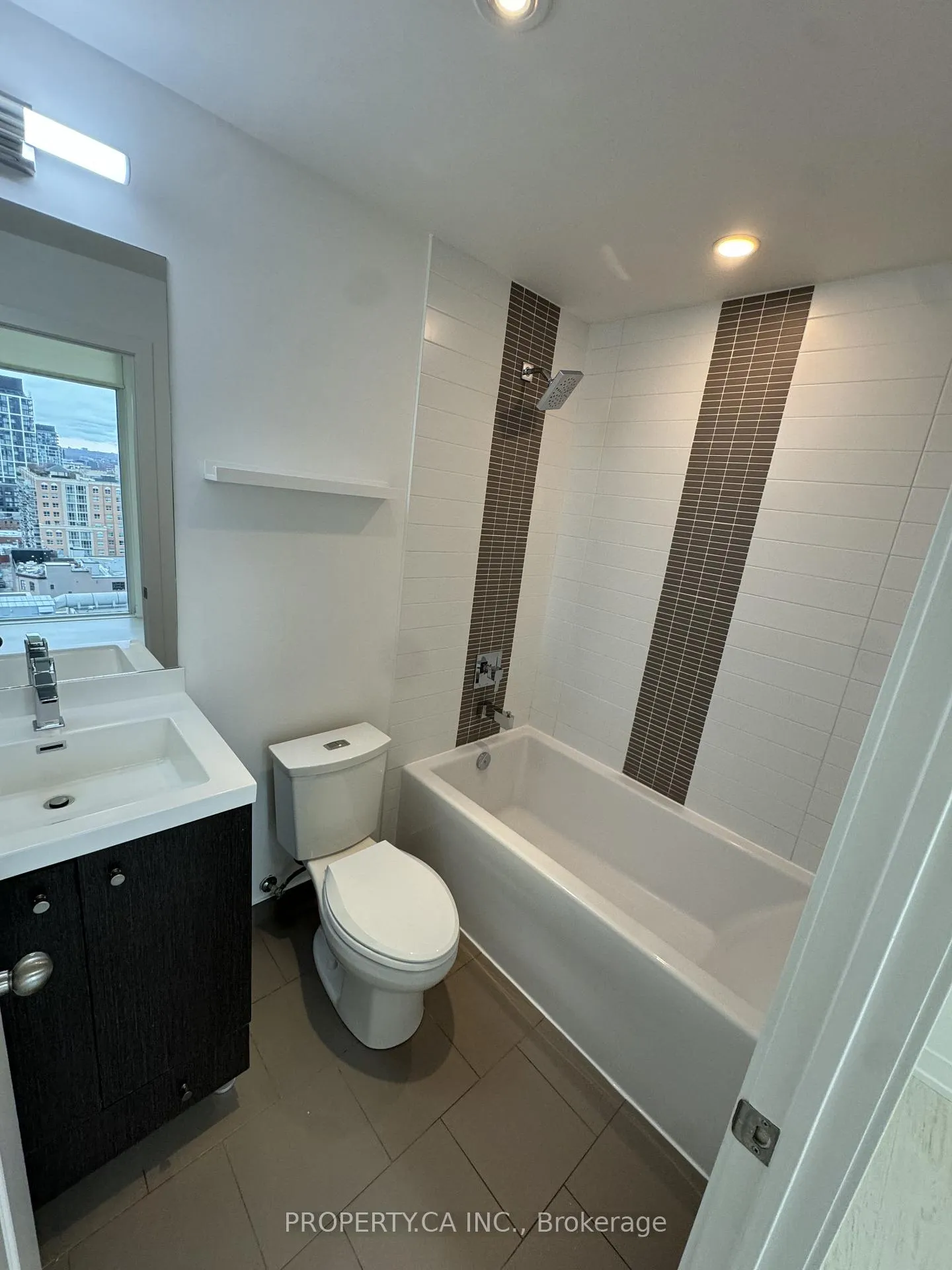 Photo 6 of Unit 1513, 105 George Street, Toronto, Moss Park — HOMEH