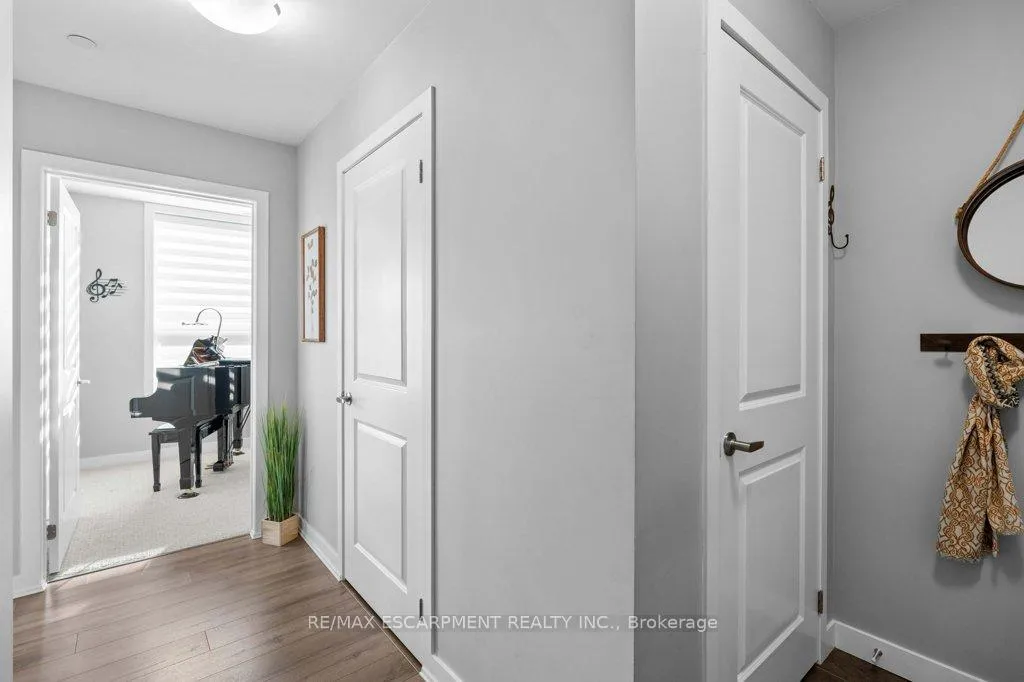 Photo 4 of Unit 511, 125 Shoreview Place, Hamilton, Stoney Creek — HOMEH