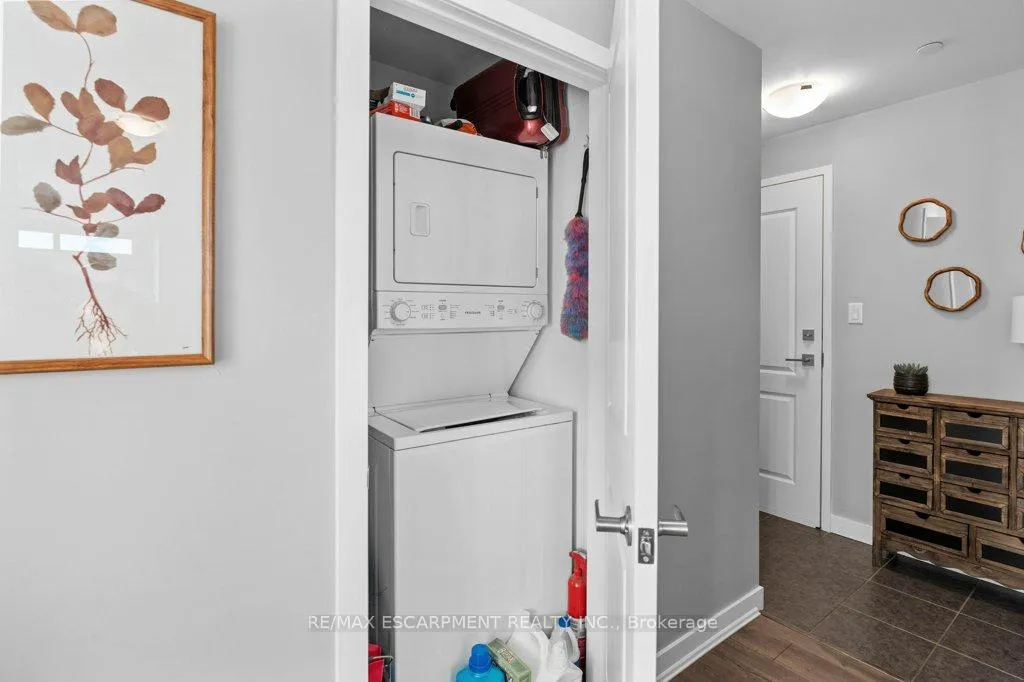 Photo 5 of Unit 511, 125 Shoreview Place, Hamilton, Stoney Creek — HOMEH