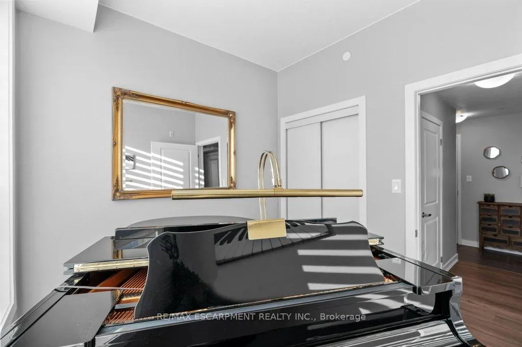 Photo 8 of Unit 511, 125 Shoreview Place, Hamilton, Stoney Creek — HOMEH