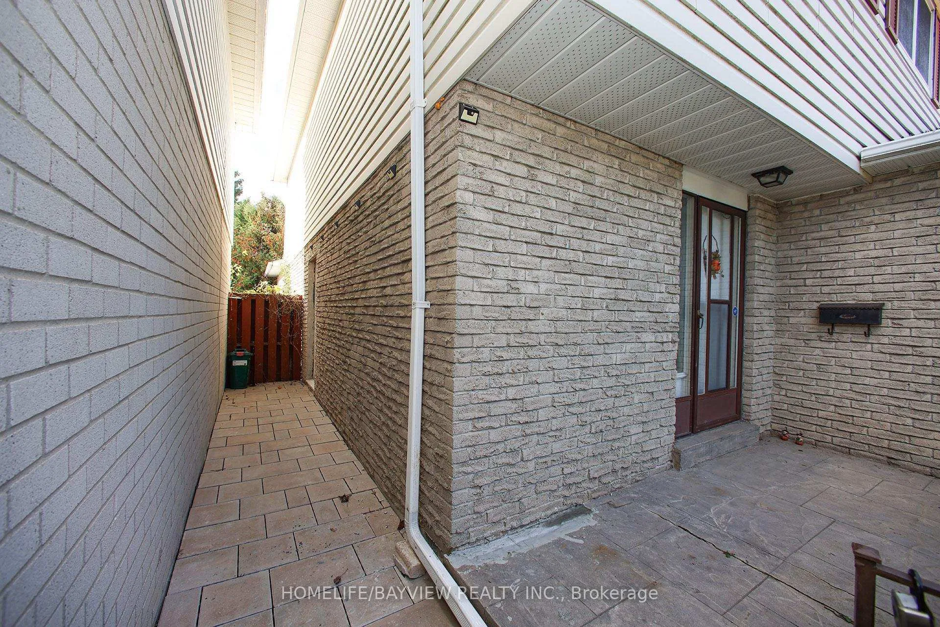 Photo 3 of Unit Basment, 114 Holm Crescent, Markham, Aileen-Willowbrook — HOMEH