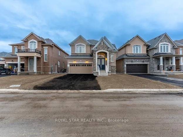 Photo 2 of 36 Shawbridge Court, Hamilton, Stoney Creek Mountain — HOMEH