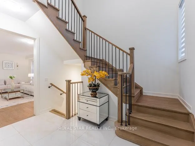 Photo 5 of 36 Shawbridge Court, Hamilton, Stoney Creek Mountain — HOMEH