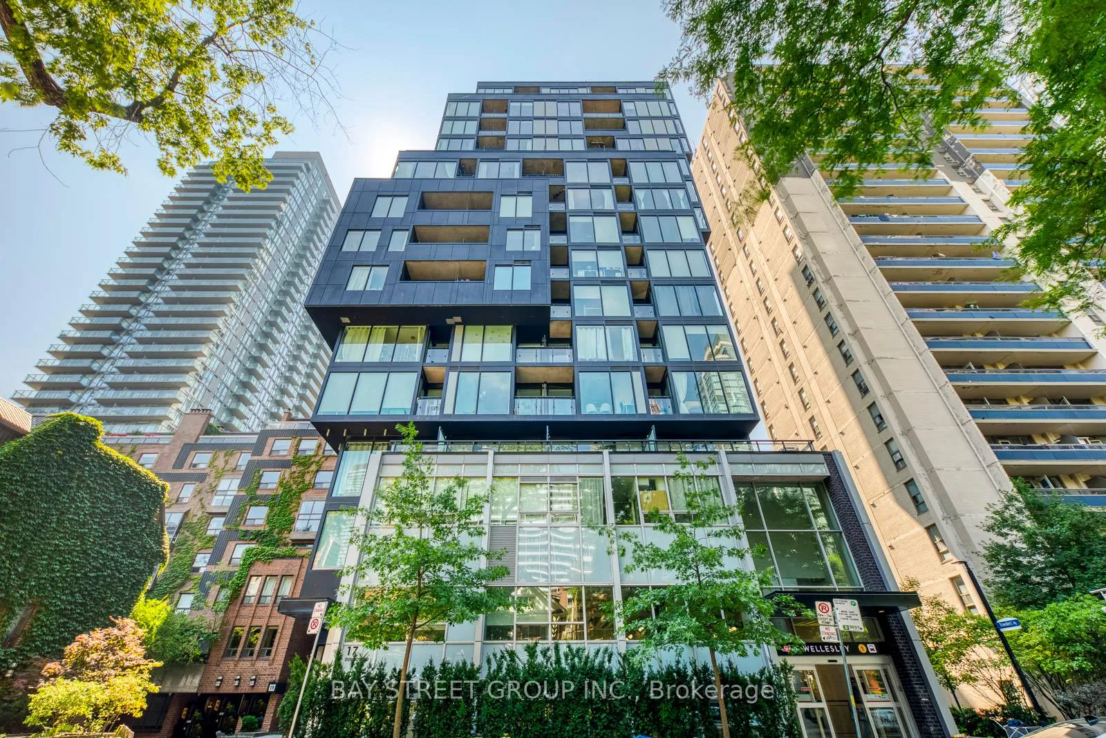 Front of Unit 1601, 17 Dundonald Street