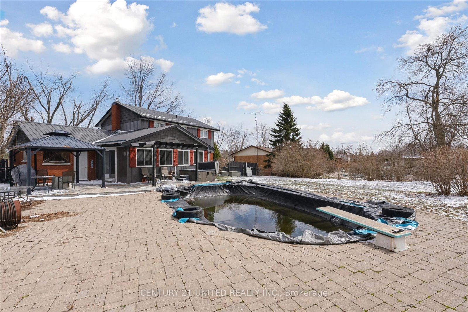 Photo 2 of 2208 Preston Road, Cavan Monaghan, Cavan Twp — HOMEH