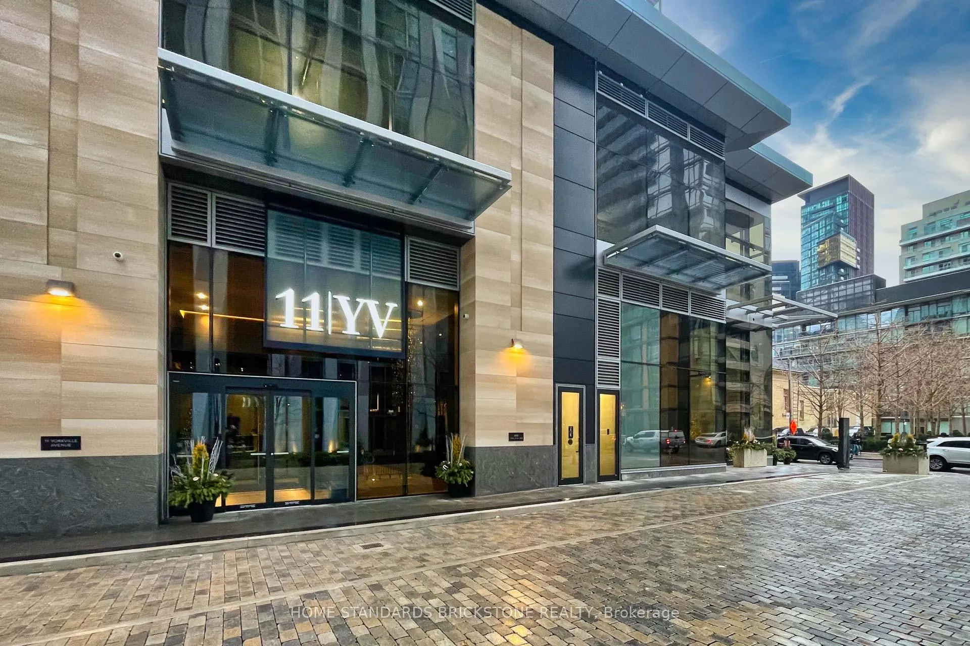 Front of Unit 1014, 11 Yorkville Avenue