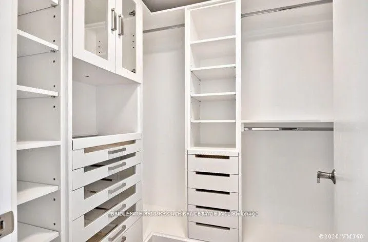 Photo 9 of Unit 208, 3 Southvale Drive, Toronto, Leaside — HOMEH