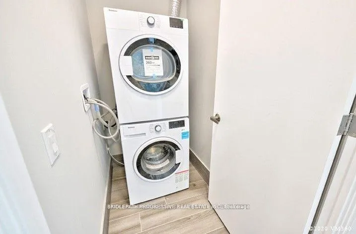 Photo 15 of Unit 208, 3 Southvale Drive, Toronto, Leaside — HOMEH
