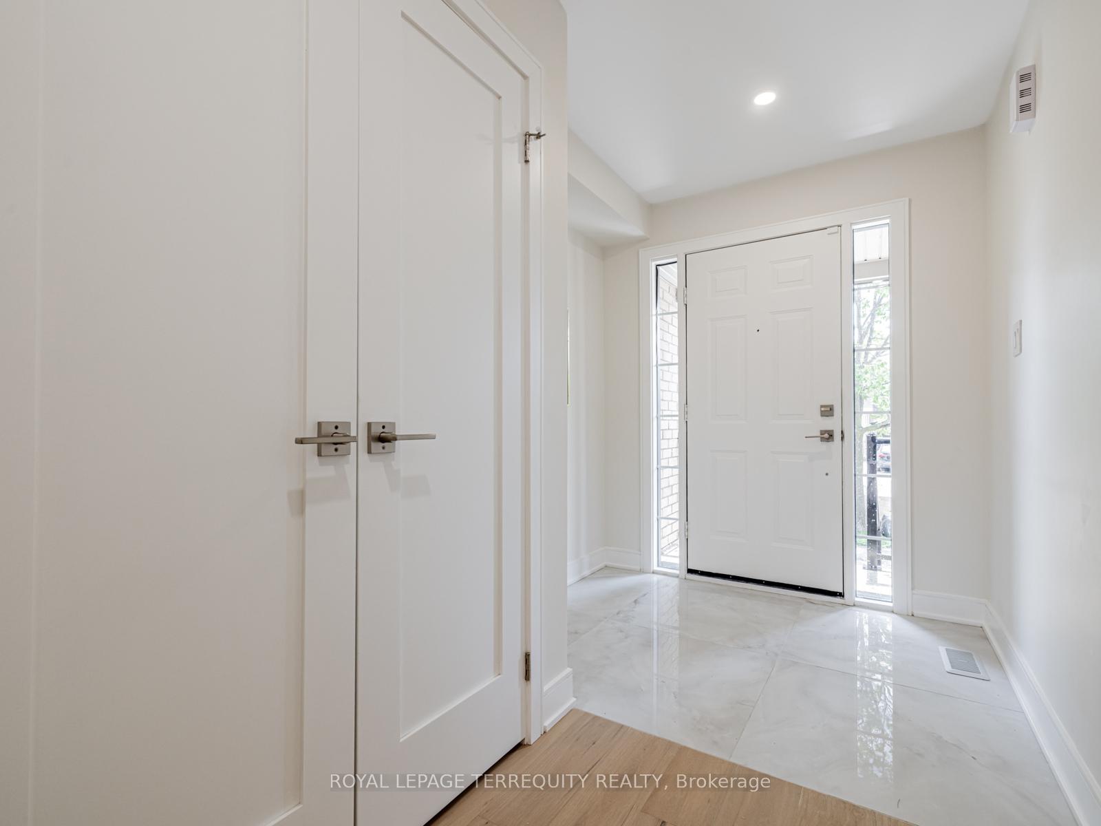 Photo 3 of 39 Frank Johnston Road, Caledon, Bolton West — HOMEH