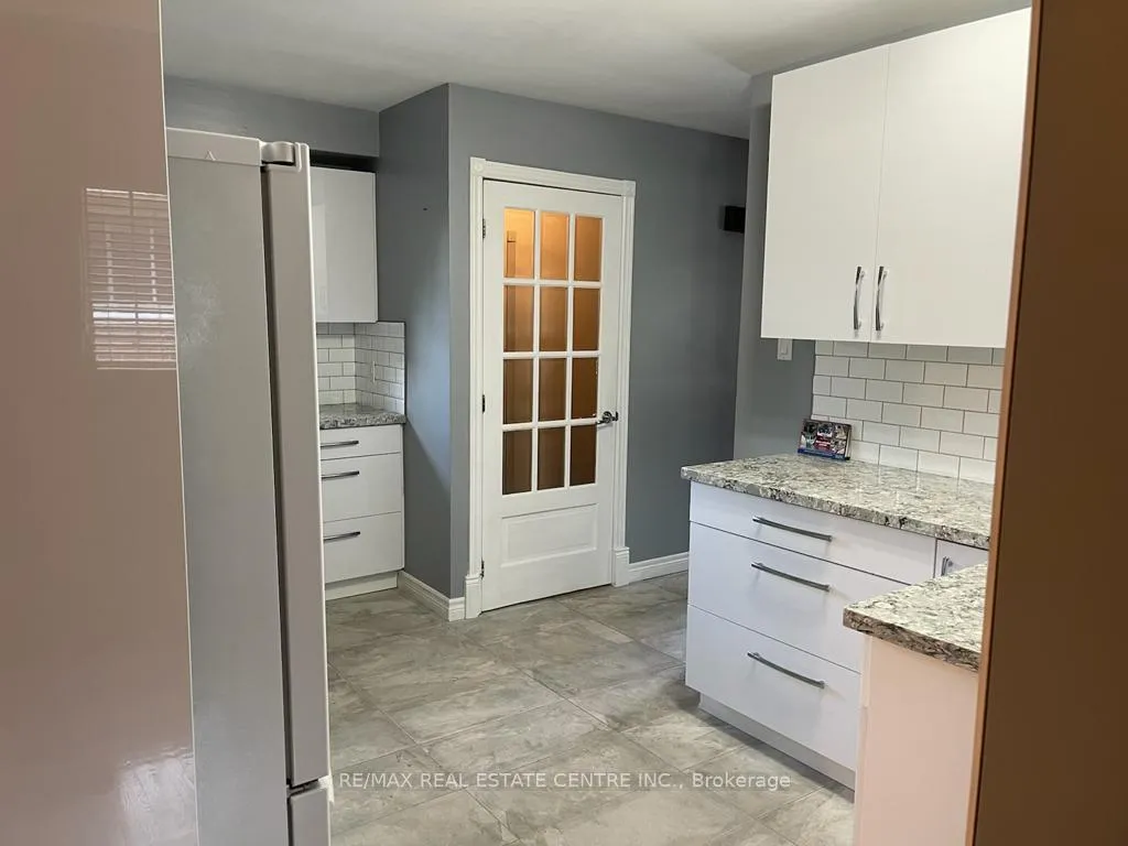 Photo 5 of 64 Sandsprings Crescent, Kitchener — HOMEH
