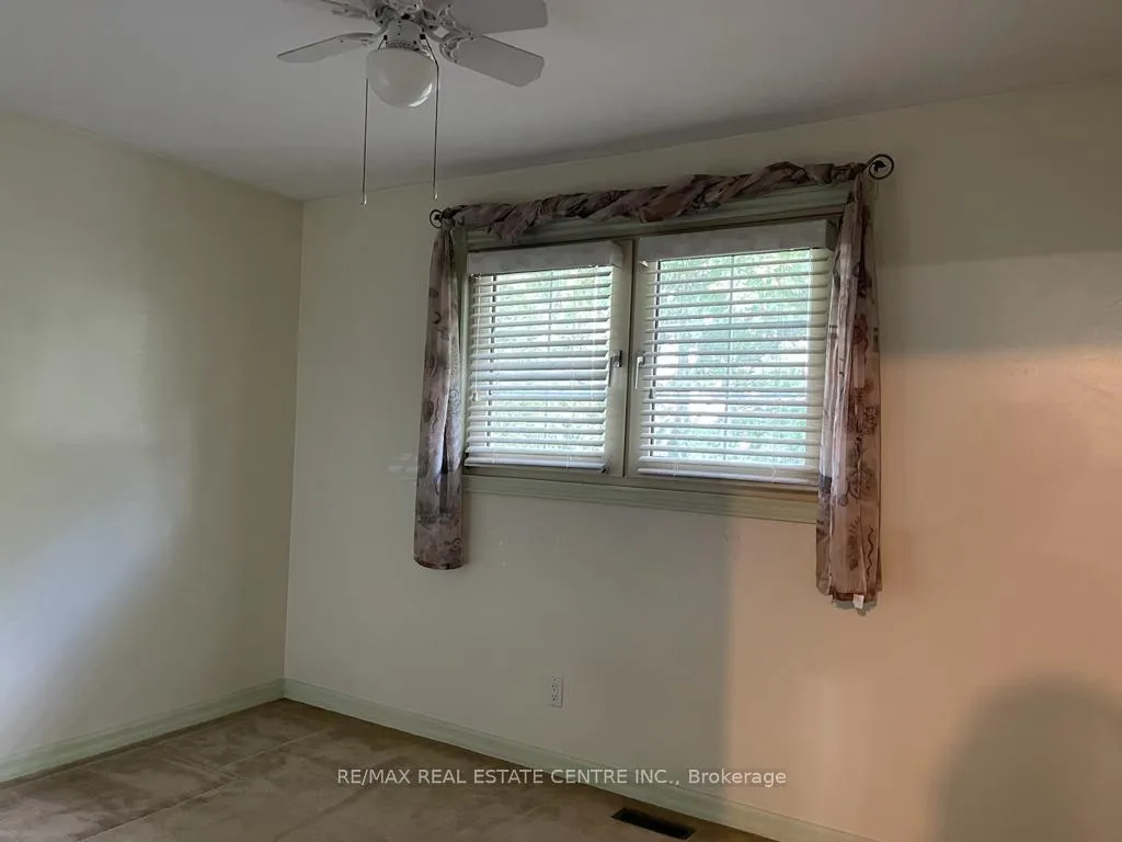 Photo 11 of 64 Sandsprings Crescent, Kitchener — HOMEH