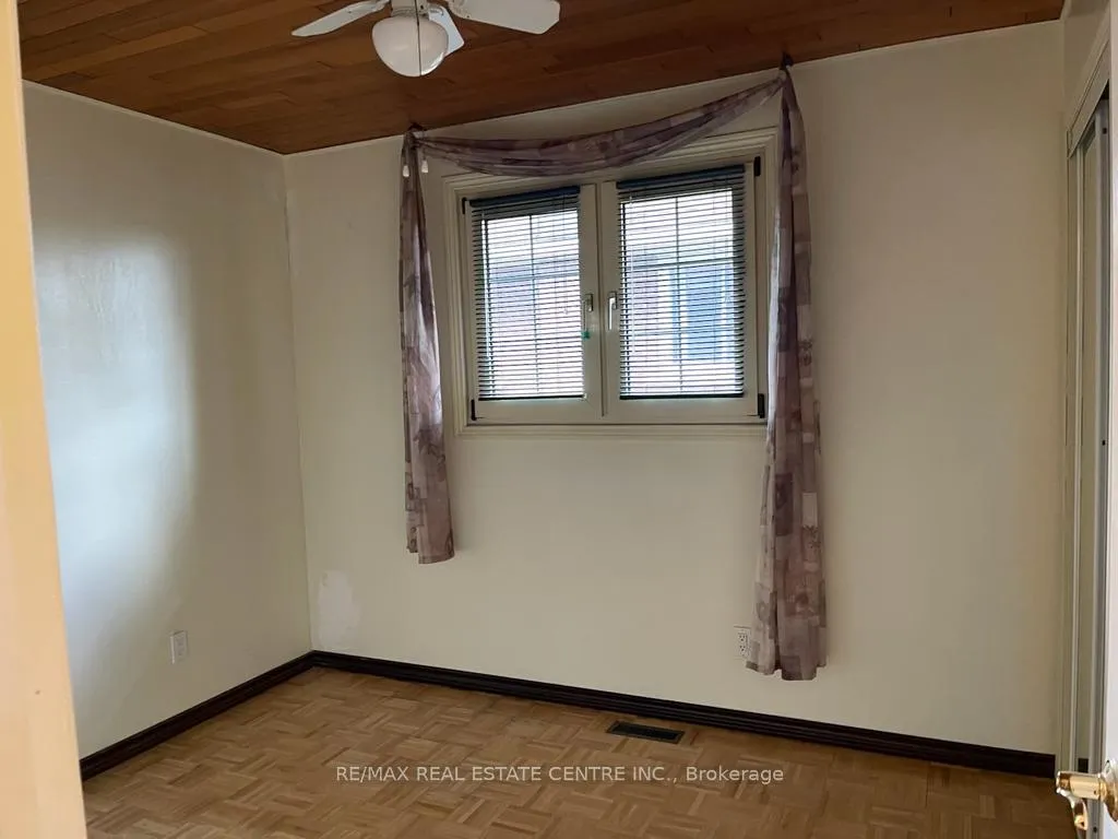 Photo 12 of 64 Sandsprings Crescent, Kitchener — HOMEH