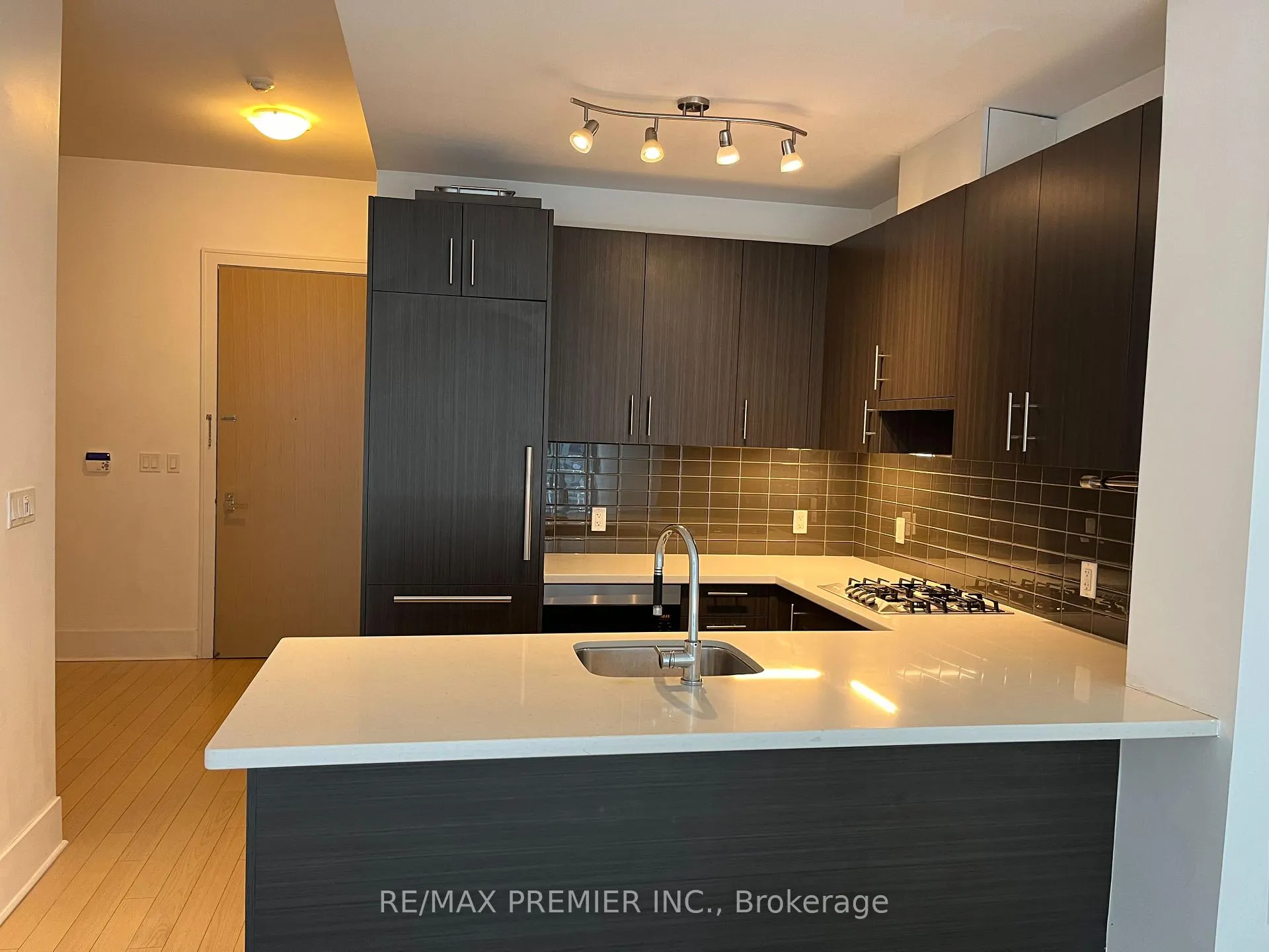 Photo 10 of Unit 421, 29 Queens Quay E, Toronto, Waterfront Communities — HOMEH