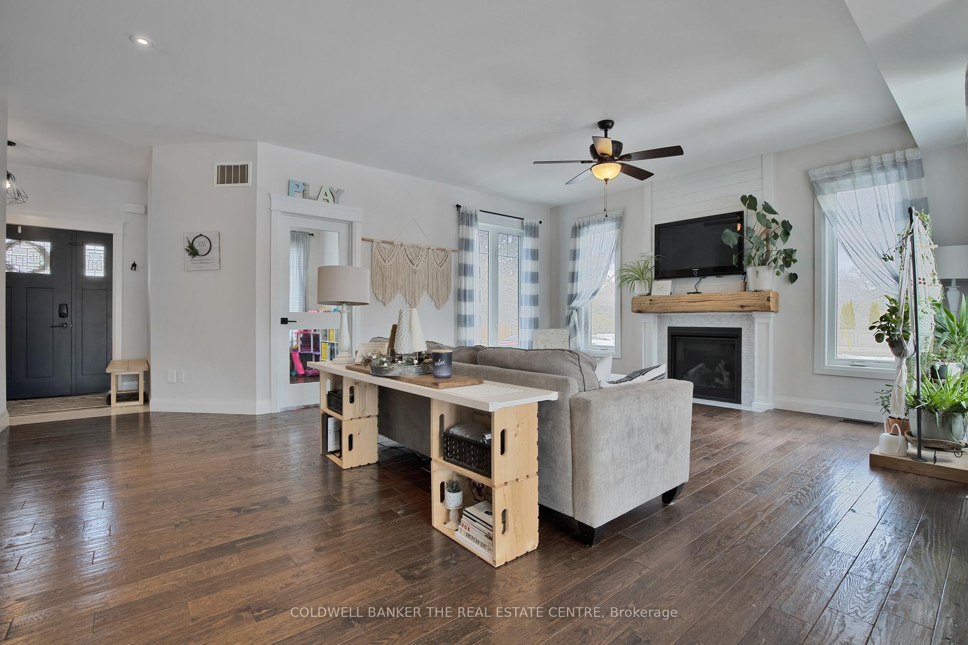 Photo 8 of 202 Clarence Street, Clearview, Stayner — HOMEH