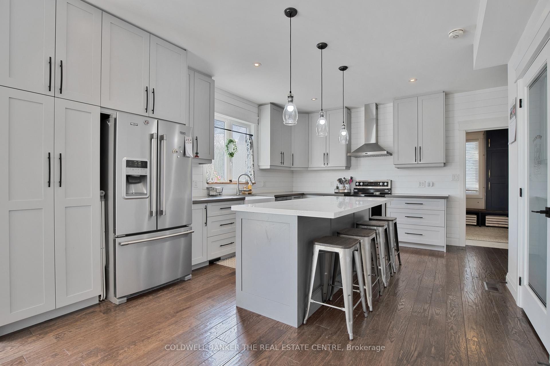 Photo 12 of 202 Clarence Street, Clearview, Stayner — HOMEH