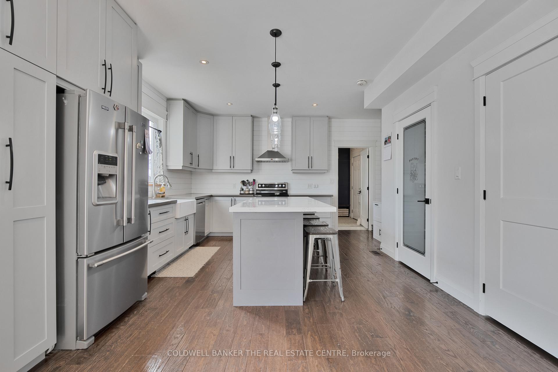 Photo 13 of 202 Clarence Street, Clearview, Stayner — HOMEH