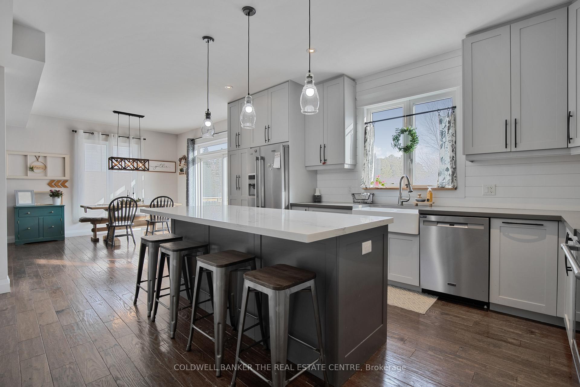 Photo 15 of 202 Clarence Street, Clearview, Stayner — HOMEH