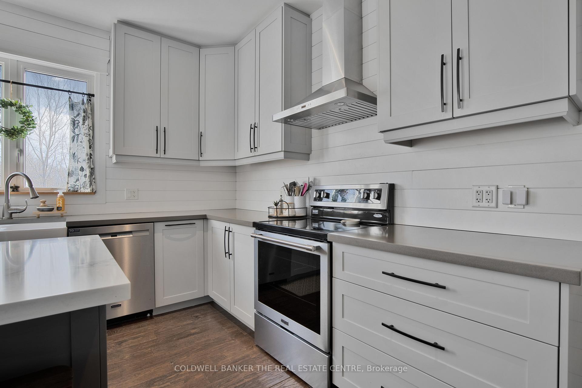 Photo 16 of 202 Clarence Street, Clearview, Stayner — HOMEH